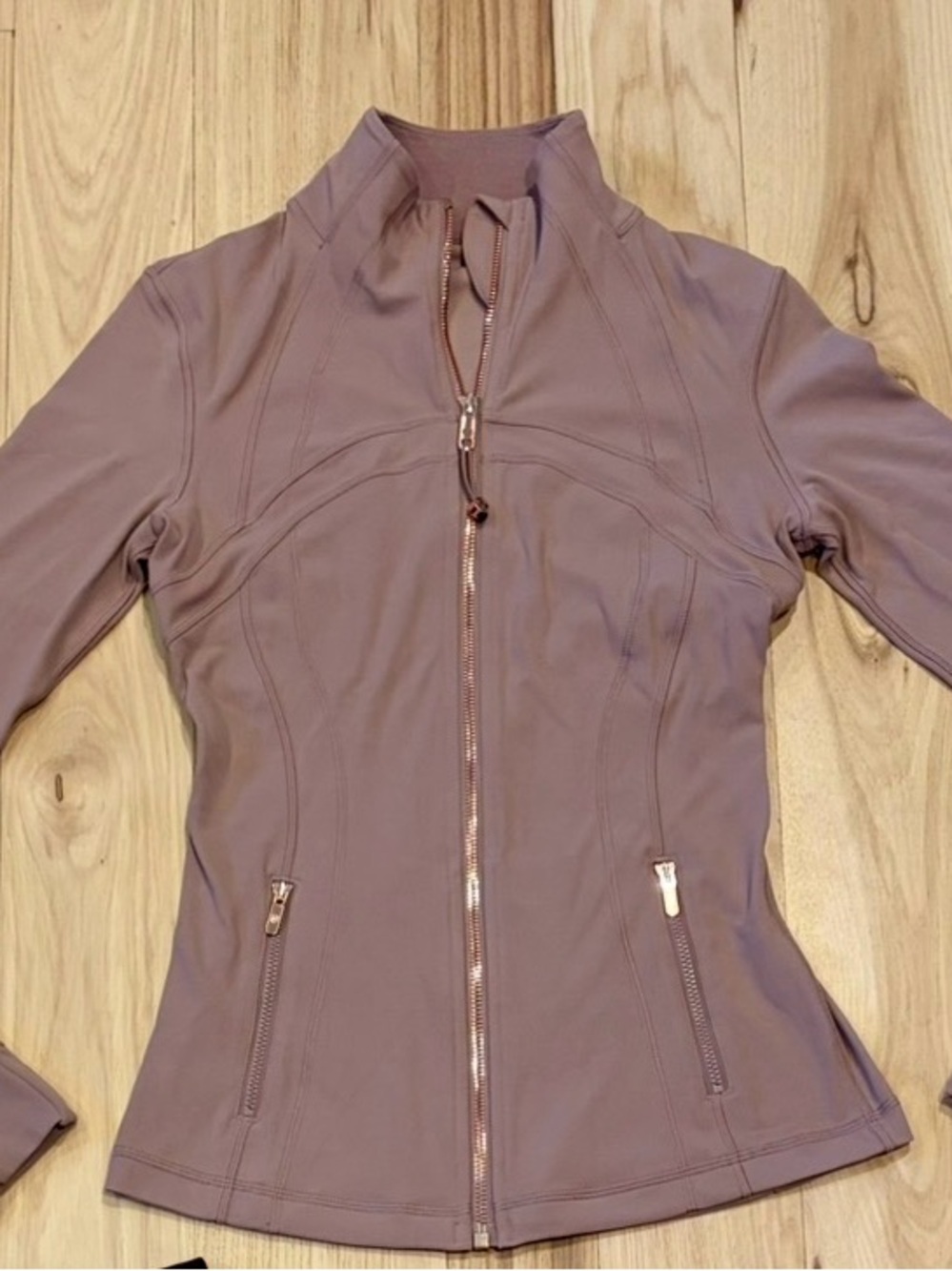 Authentic Lululemon size 4 EUC Define Jacket